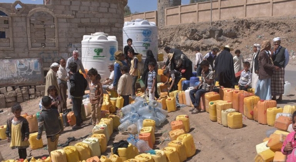 أزمة المياه.. معاناة قاسية تنهك السكان في ريف تعز (تقرير خاص)